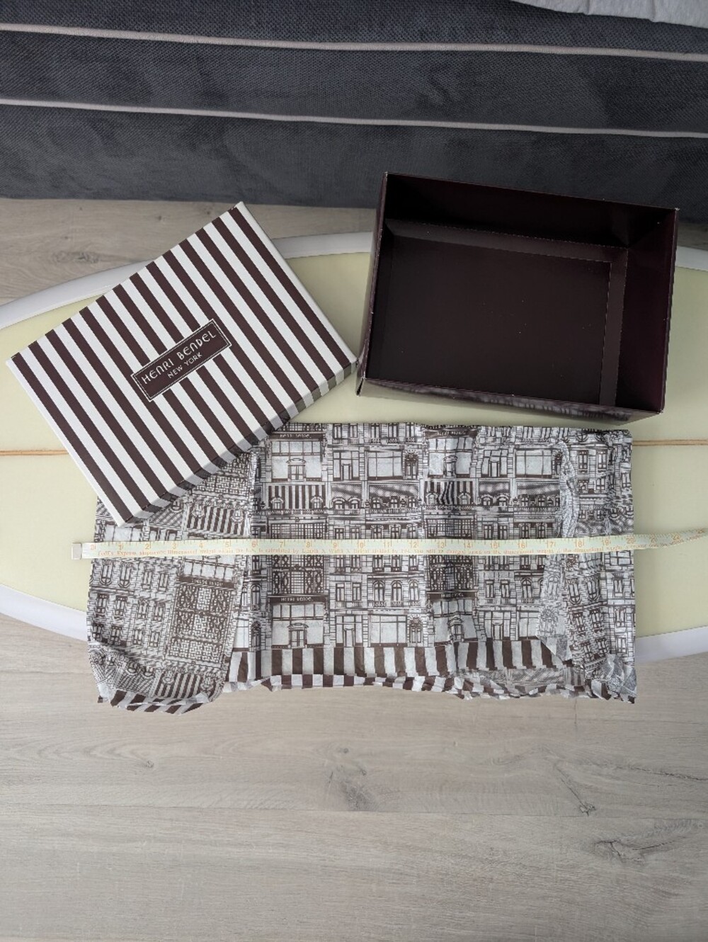 Henri Bendel Box And Tissue